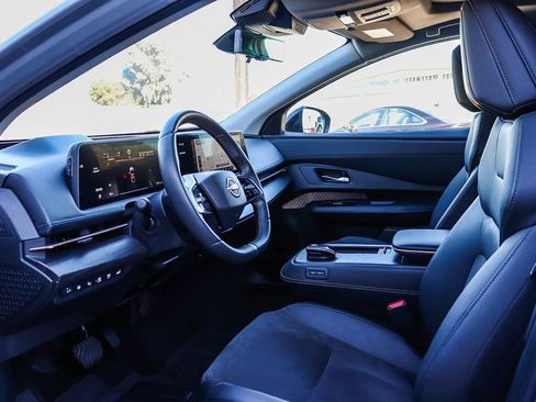 Used 2025 Nissan Ariya AWD image 17