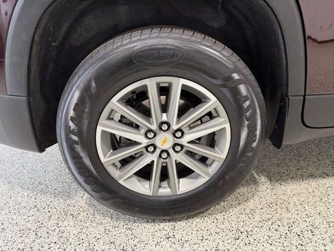 Used 2023 Chevrolet Traverse LT FWD image 35