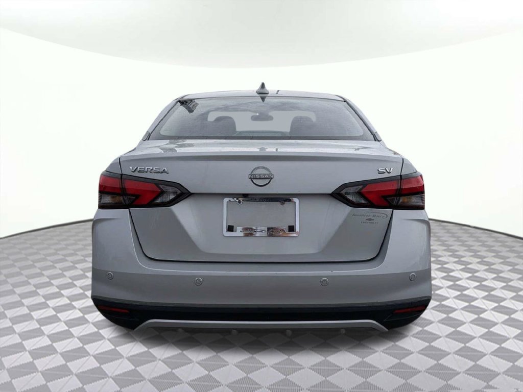Used 2024 Nissan Versa SV FWD image 5