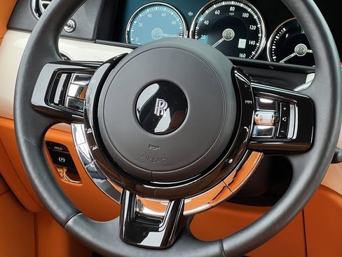 Used 2022 Rolls-Royce Cullinan image 28