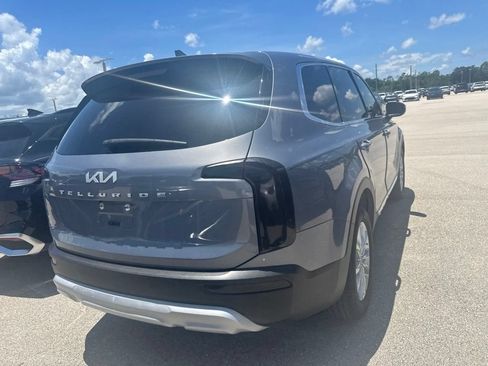 Certified 2022 Kia Telluride LX FWD image 4