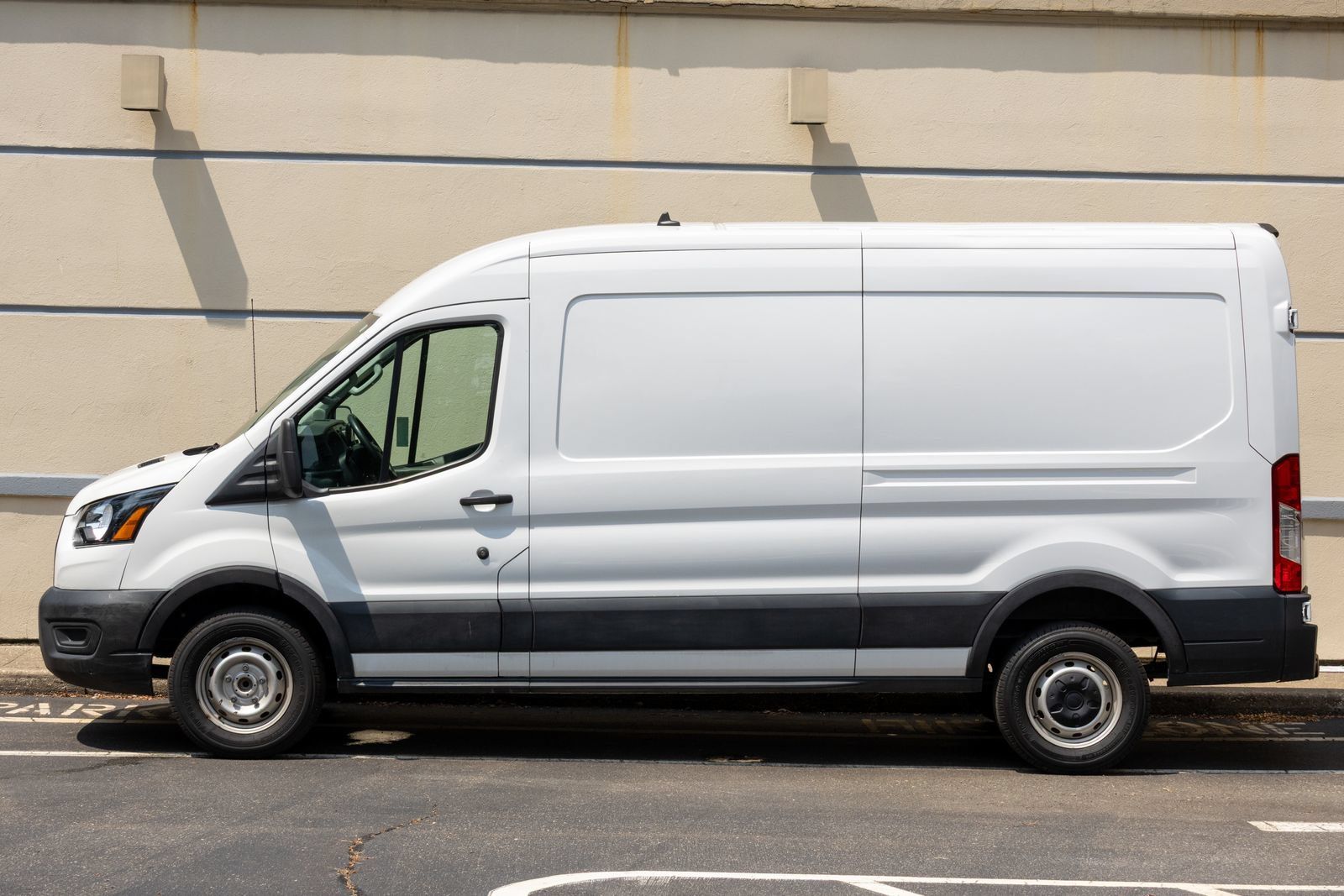 Used 2023 Ford Transit 250 Medium Roof w/ Load Area Protection Package RWD image 7