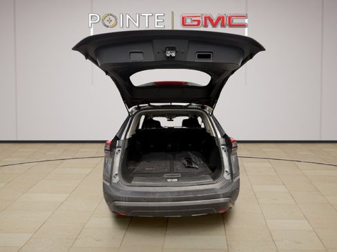 Used 2021 Nissan Rogue S image 25