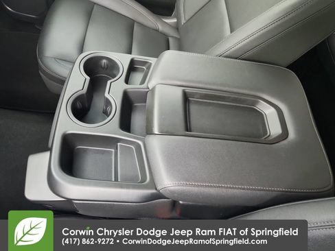 Used 2025 GMC Sierra 1500 SLT AWD/4WD image 12