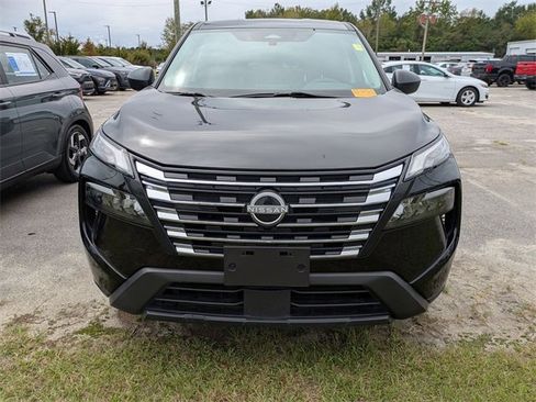 Used 2024 Nissan Rogue S image 2