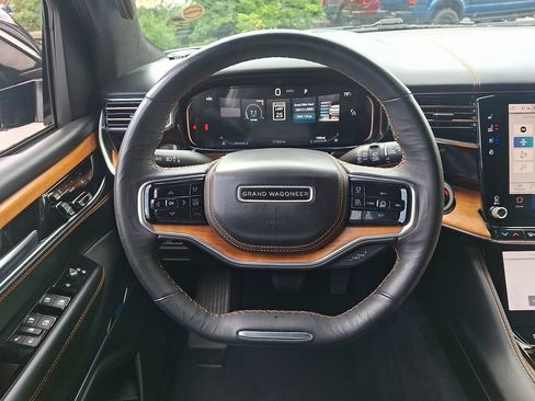 Used 2024 Jeep Grand Wagoneer L Series III AWD/4WD image 19