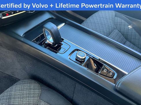 Used 2023 Volvo XC60 B5 Core image 18