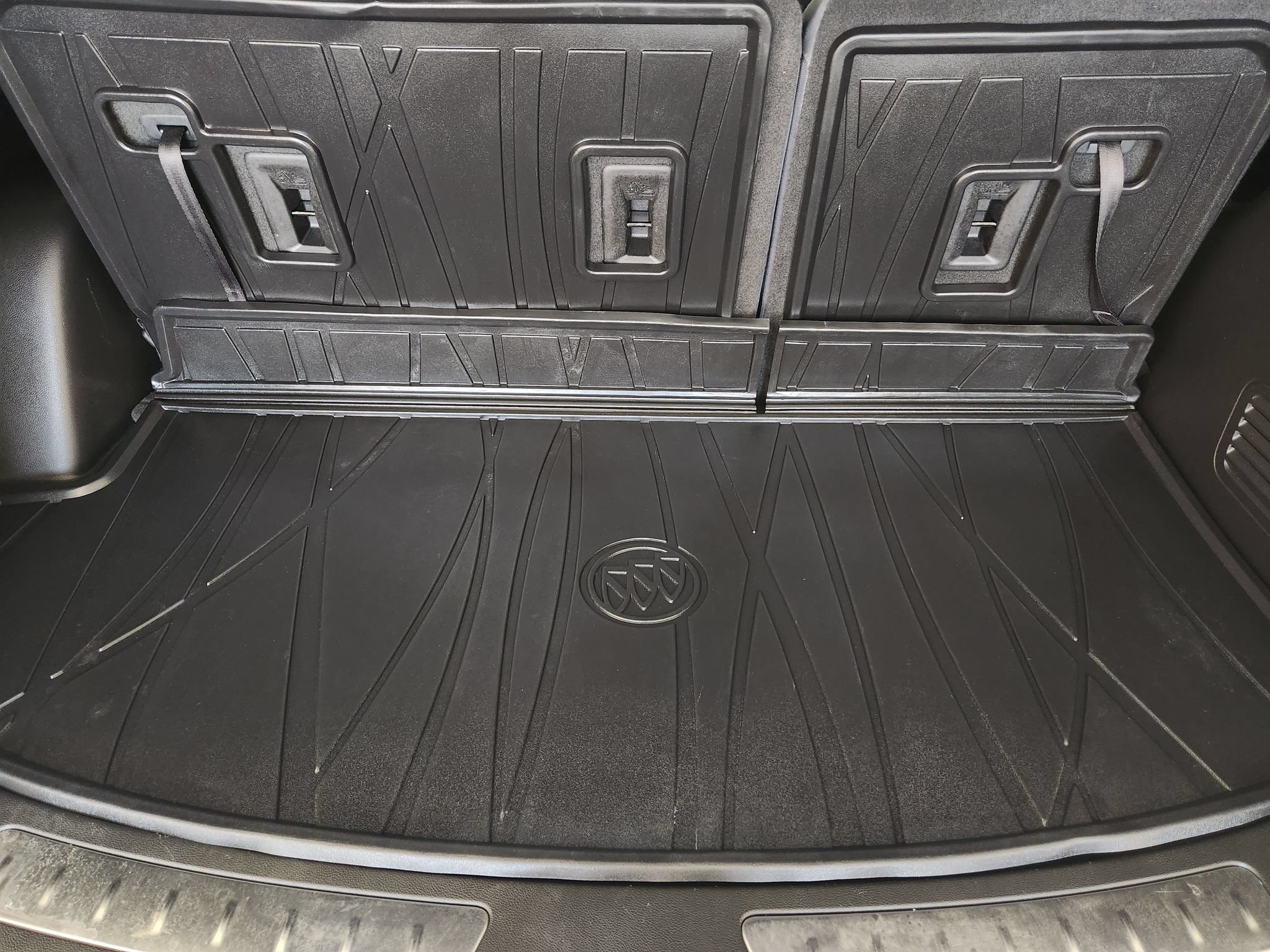 Used 2023 Buick Enclave Essence FWD image 35