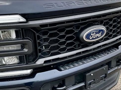 Used 2023 Ford F250 Lariat w/ Sport Appearance Package AWD/4WD image 29