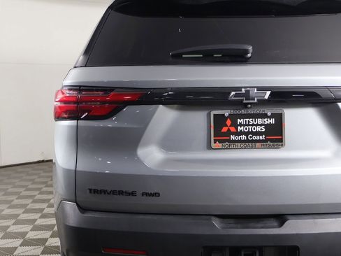 Used 2023 Chevrolet Traverse LT w/ Midnight/Sport Edition image 13