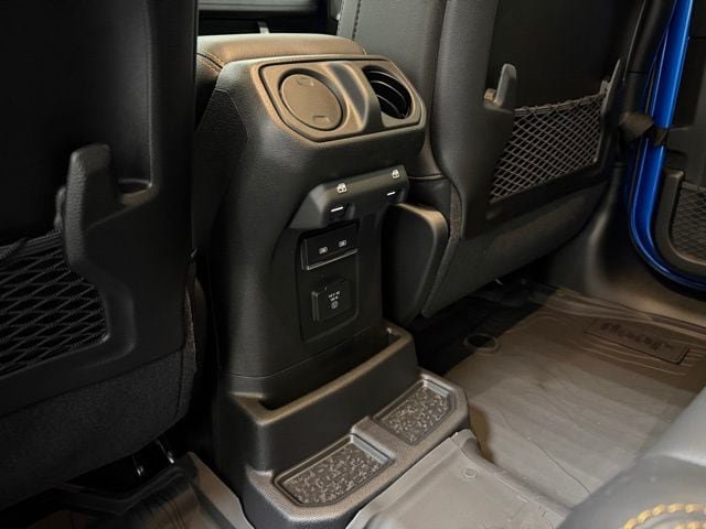 New 2026 Jeep Wrangler Unlimited Sahara w/ Whitecap Package AWD/4WD image 20