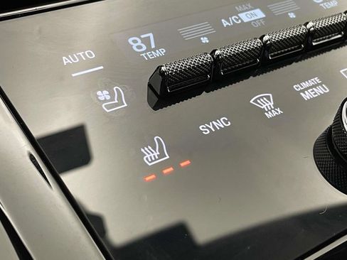 Certified 2025 Porsche Panamera 4S image 36