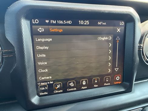 Used 2021 Jeep Wrangler Unlimited Sahara AWD/4WD image 30
