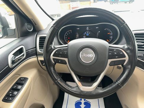 Used 2020 Jeep Grand Cherokee Limited w/ Luxury Group II image 18