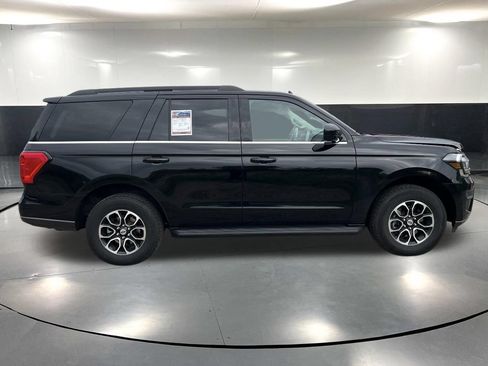 Used 2022 Ford Expedition XLT AWD/4WD image 4