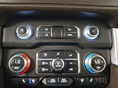 Used 2022 GMC Yukon SLT w/ SLT Luxury Package AWD/4WD image 30