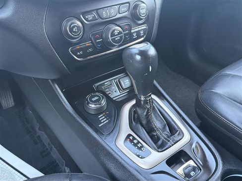 Used 2015 Jeep Cherokee Limited w/ Trailer Tow Group AWD/4WD image 19
