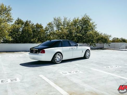 Used 2017 Rolls-Royce Ghost RWD image 67