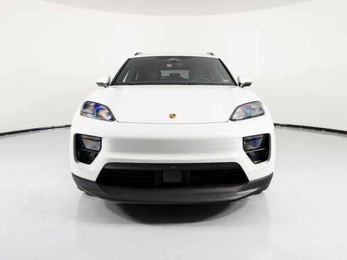 New 2025 Porsche Macan 4 Electric image 13