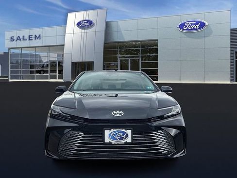 Used 2025 Toyota Camry XLE image 7