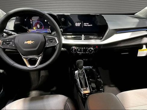 New 2026 Chevrolet Trax LT w/ Driver Confidence Package FWD image 5