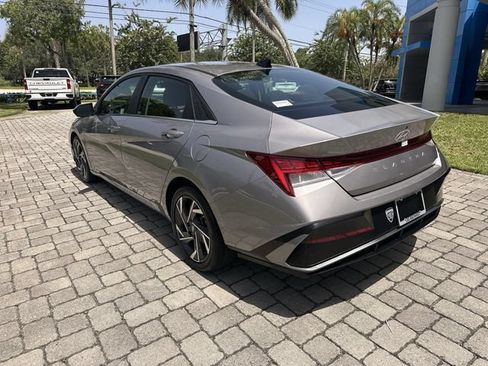 Used 2025 Hyundai Elantra SEL FWD image 33