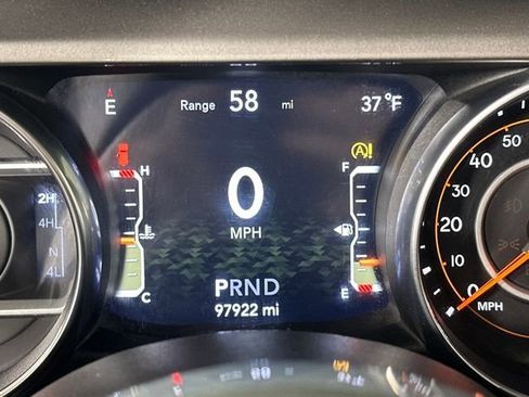 Used 2020 Jeep Wrangler Unlimited Sahara AWD/4WD image 18