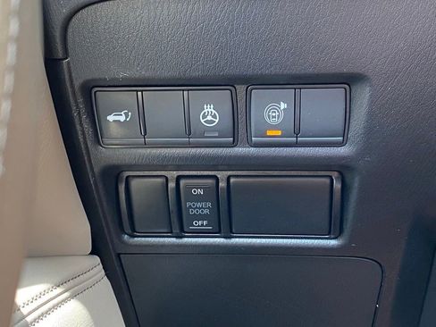Used 2023 Nissan Armada Platinum w/ Captain's Chairs Package AWD/4WD image 10