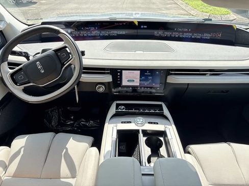 New 2026 Lincoln Navigator Reserve AWD/4WD image 15