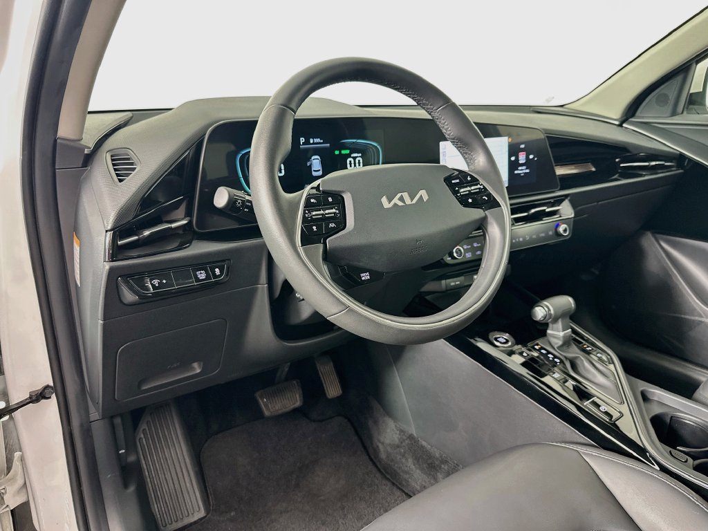Used 2023 Kia Niro EX FWD image 10