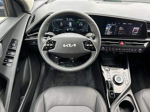 Used 2024 Kia Niro EX FWD image 18