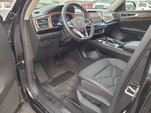 Used 2024 Volkswagen Atlas SE image 10