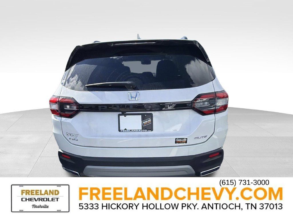 Used 2024 Honda Pilot Elite image 3