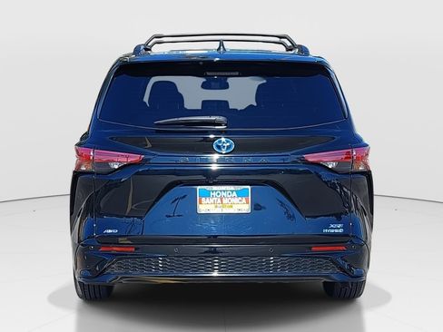 Used 2024 Toyota Sienna XSE image 6