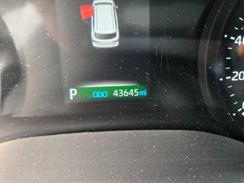 Used 2023 Toyota Sienna XSE image 13