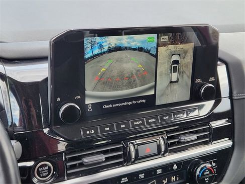 Used 2022 Nissan Pathfinder Platinum w/ Lighting Package (N92) image 17