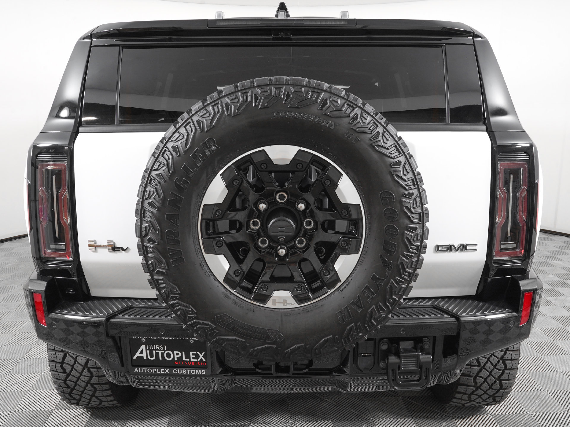 Used 2024 GMC Hummer EV 2X w/ Extreme Off-Road Package AWD/4WD image 6