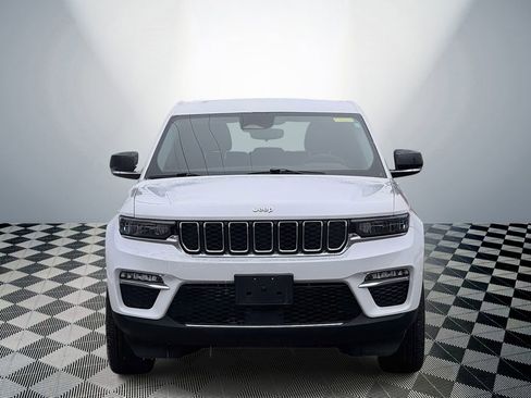 Used 2024 Jeep Grand Cherokee Limited image 2