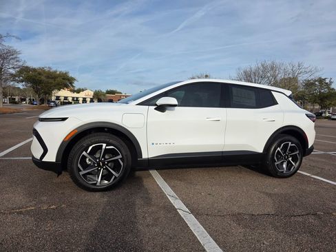 New 2026 Chevrolet Equinox EV LT image 3
