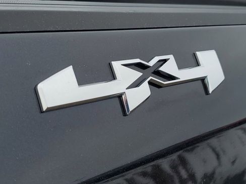 Certified 2025 GMC Sierra 1500 SLT image 34