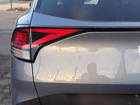 Used 2025 Kia Sportage LX image 32