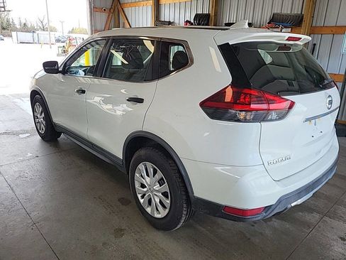 Used 2018 Nissan Rogue S FWD image 2