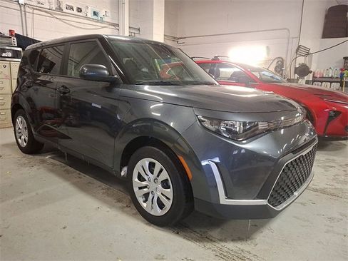 Certified 2023 Kia Soul LX image 1
