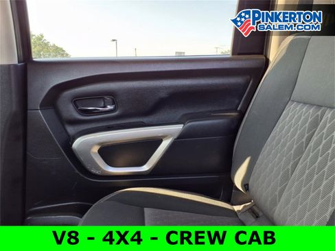 Used 2022 Nissan Titan SV w/ SV Convenience Package image 60
