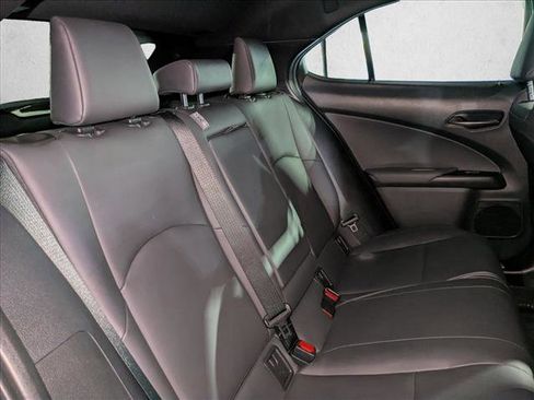 Used 2021 Lexus UX 200 image 19