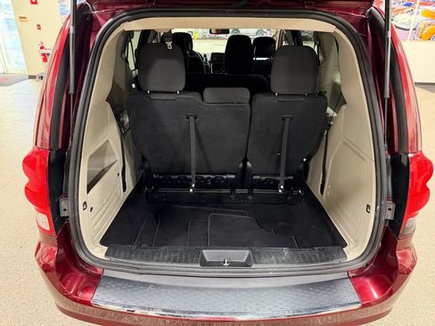 Used 2019 Dodge Grand Caravan SE image 20