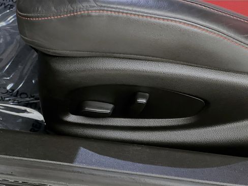 Used 2022 Chevrolet Camaro LT w/ Technology Package image 16