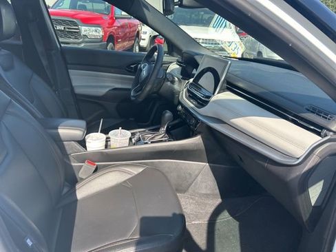 Used 2024 Jeep Compass Limited AWD/4WD image 7