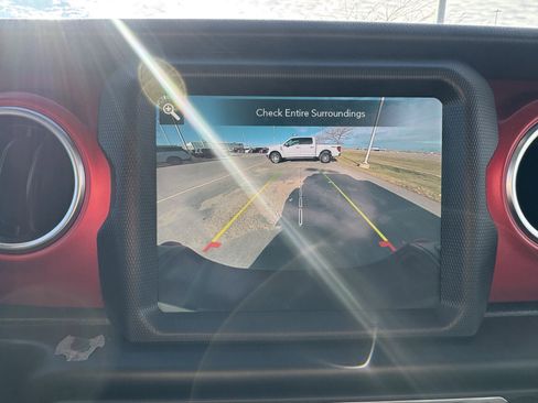 Used 2022 Jeep Gladiator Rubicon w/ Cold Weather Group image 23