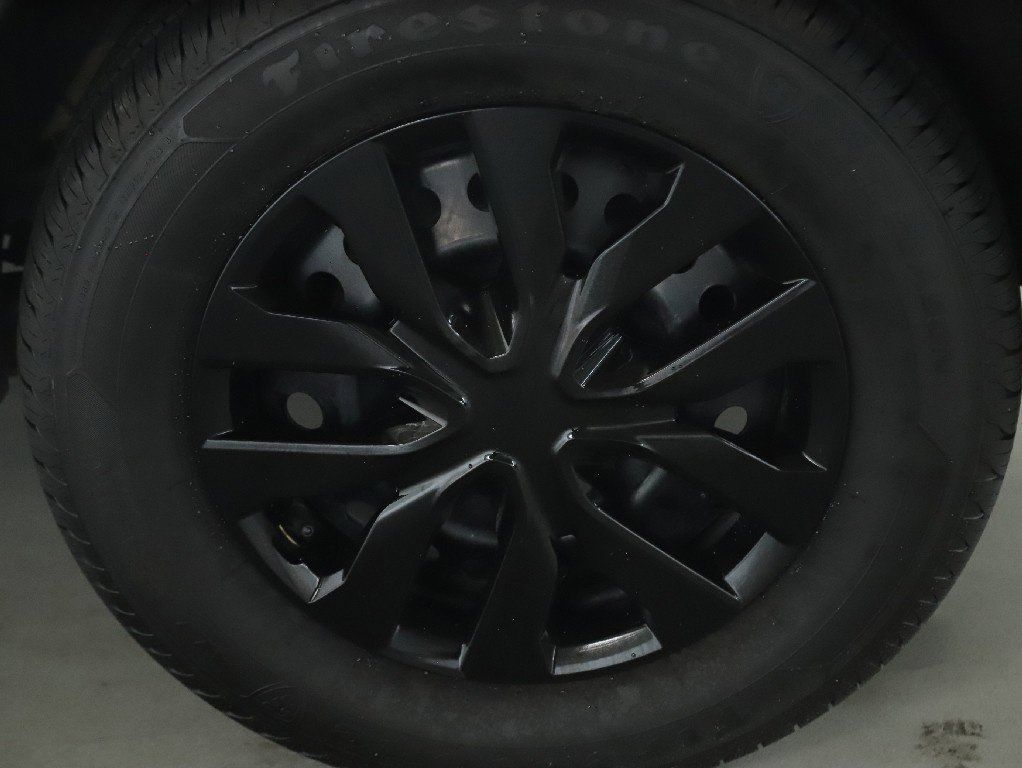 Used 2018 Nissan Rogue S AWD/4WD image 36